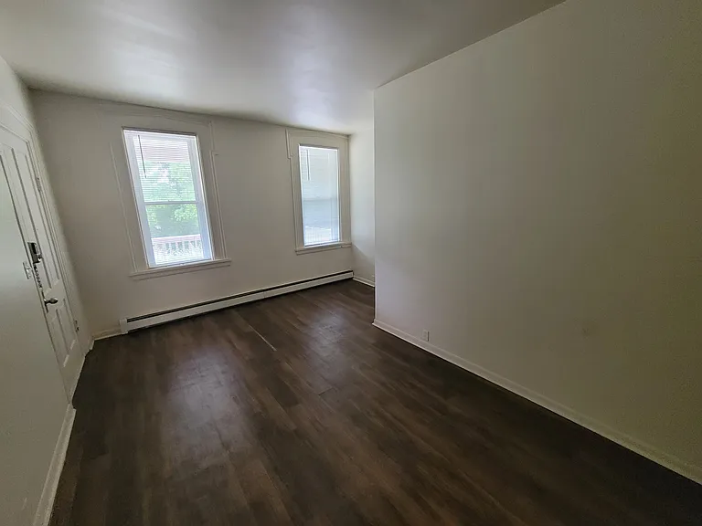 Historic 4-unit Apartment Building in Holland Township — Photo 4