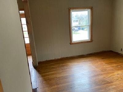 2nd image of 235 W Paradise Dr