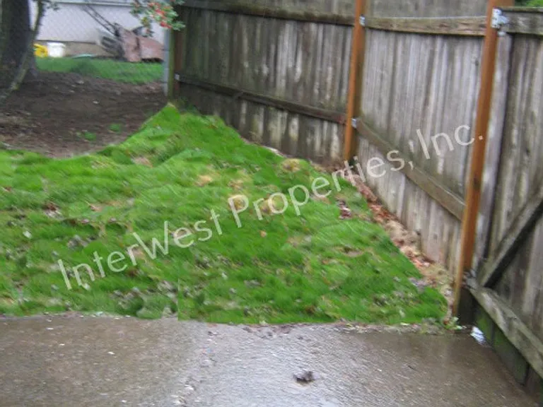 1010-1040 W Powell Blvd — Photo 15