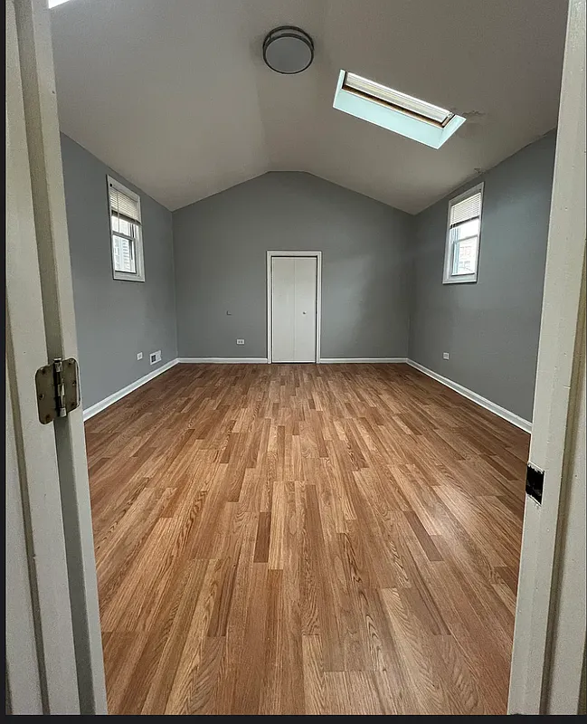 1241 N Ashland Ave — Photo 4