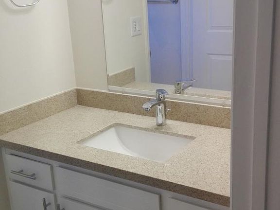 4th image of 1033 Valerian Way