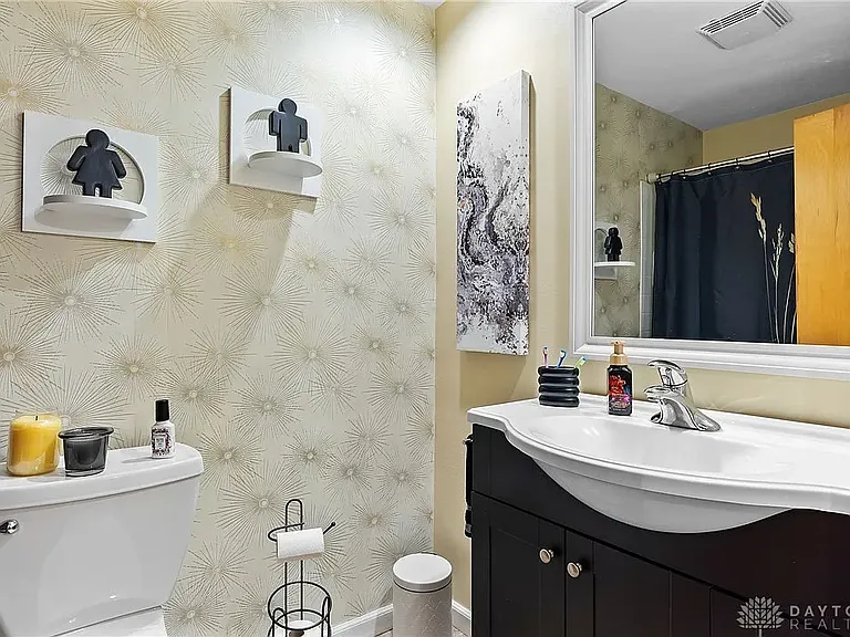 2nd bathroom
