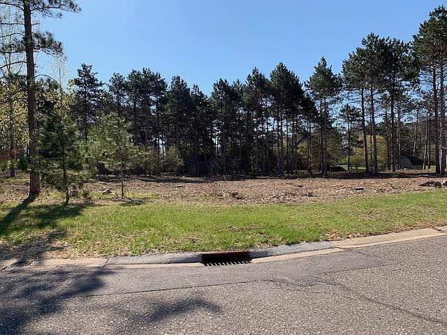 2nd image of 2930 Norway Cir S
