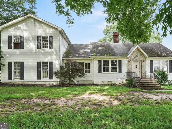 10 Shadburn Ferry Rd, Buford, GA 30518