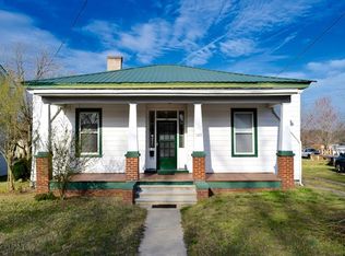 107 E Pennsylvania Ave, Crewe, VA 23930
