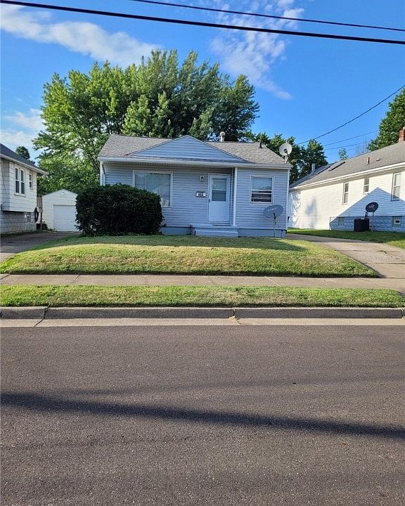 1st image of 905 Wyley Ave