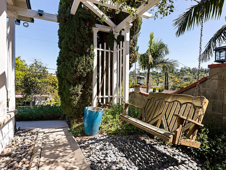 4841 Avoca St — Photo 3