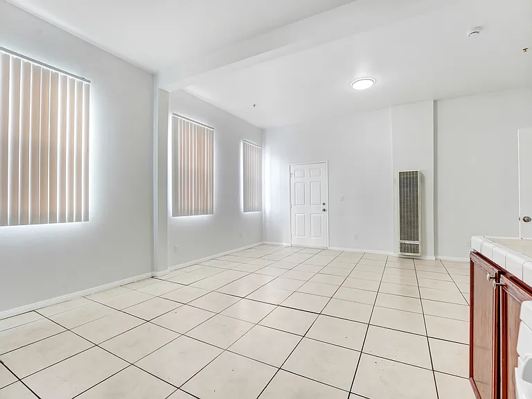 9124 S Broadway #2 — Photo 3