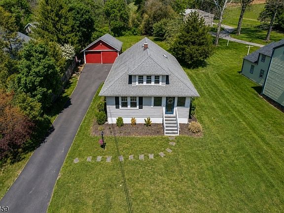 2nd image of 116 Readington Rd