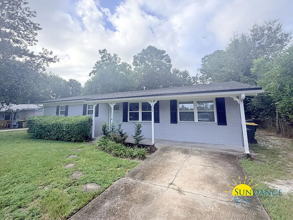 234 Deluna Rd