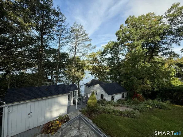 13 Wangonk Trail, East Hampton, CT 06424