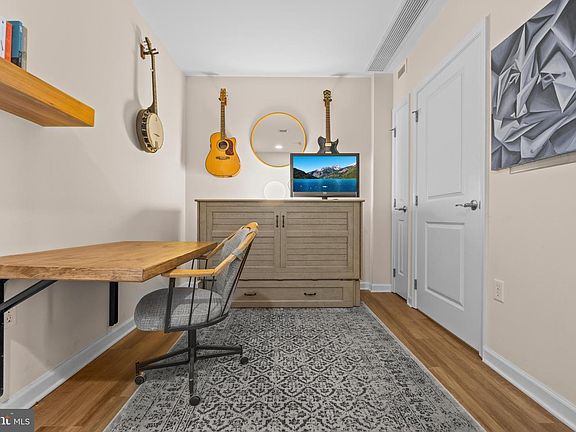5th image of 444 W Broad St Unit 617