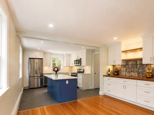 14 Web Rd, Georgetown, MA 01833