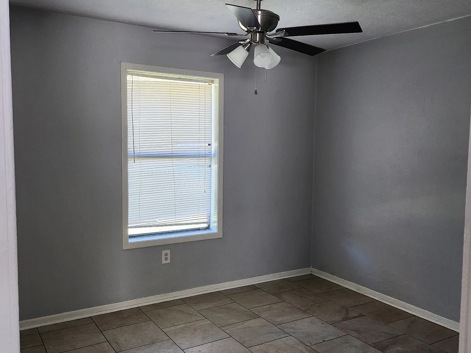 2911 Arizona Ave — Photo 4