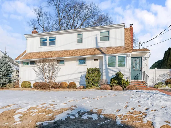 367 Mildred Street, Oceanside, NY 11572