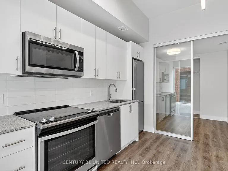 475 George St N #416 — Photo 29