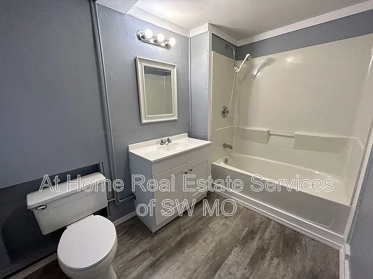 729 E Garfield St — Photo 9