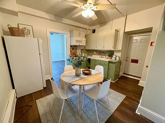 3rd image of 1369 W Market St Unit 3