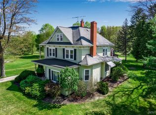 3647 Checkered Tavern Rd, Lockport, NY 14094