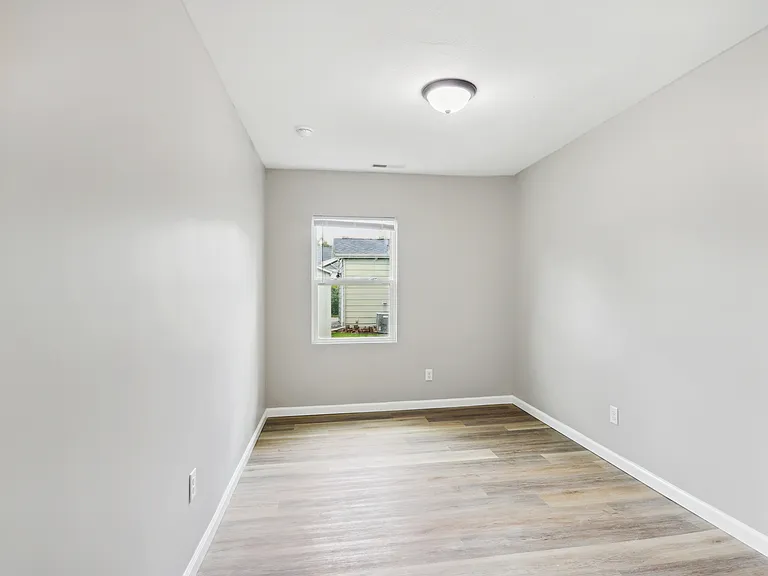 714 Bethume Ct — Photo 17