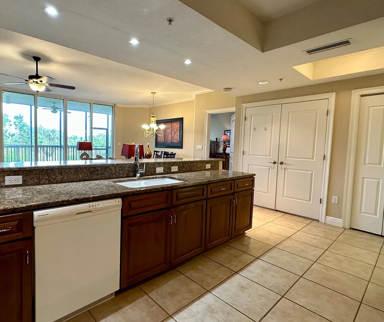 Enjoy resort-style living every day! — Photo 3
