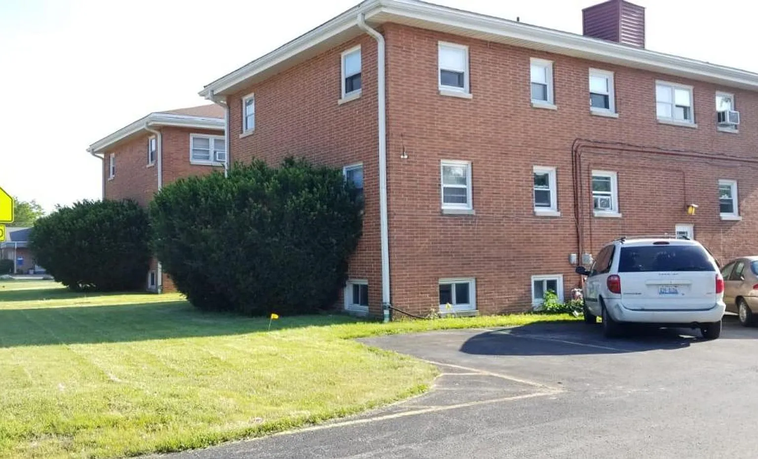608 Sheridan Rd — Photo 2