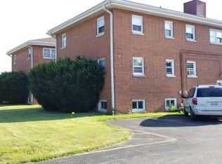 608 Sheridan Rd APT 6, Winthrop Harbor, IL 60096