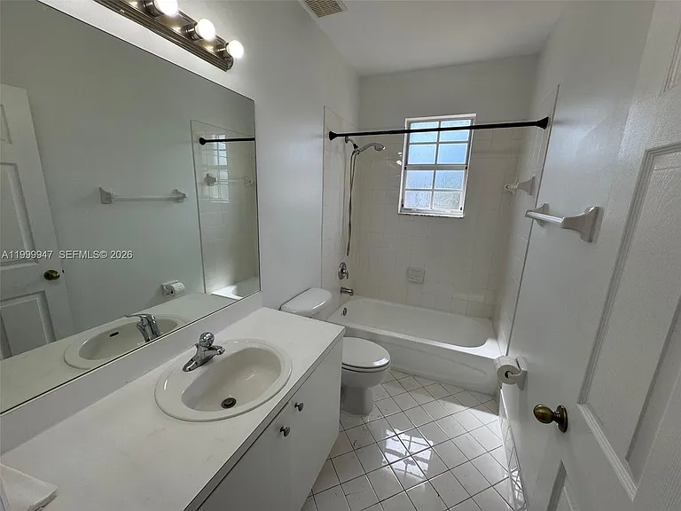 1690 NE 33rd Ave #2106 — Photo 14