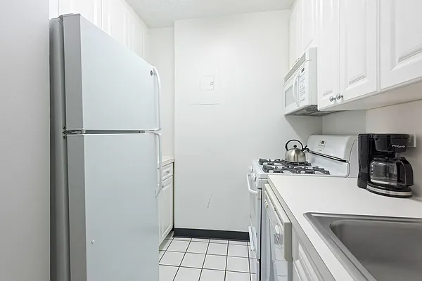 Rented by Douglas Elliman | media 4