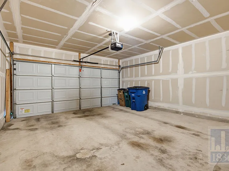 11216 Crazy Well Dr — Photo 24
