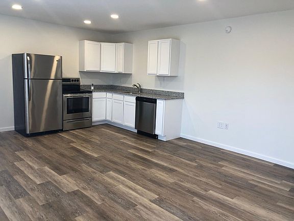 2nd image of 1018 1/2 Church St #1