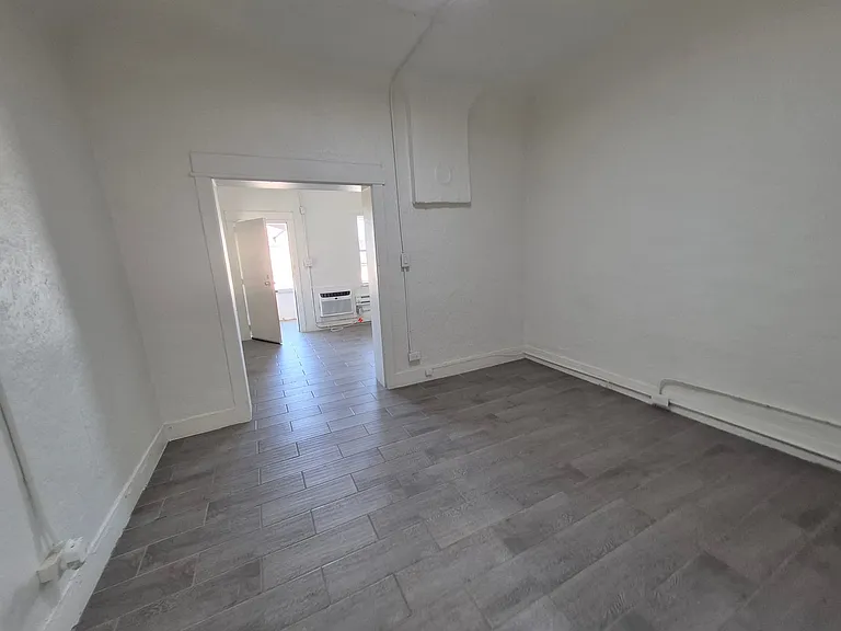 2nd Ave Apartments — Photo 4