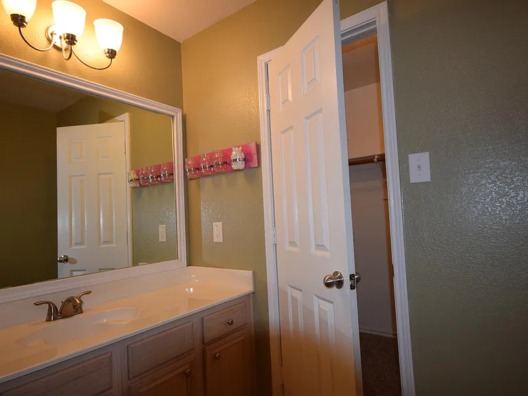 104 Meadow View Ln — Photo 8