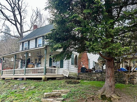 2nd image of 1433 River Rd