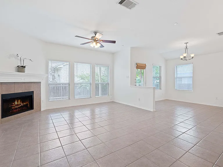 909 Saba Cv — Photo 5