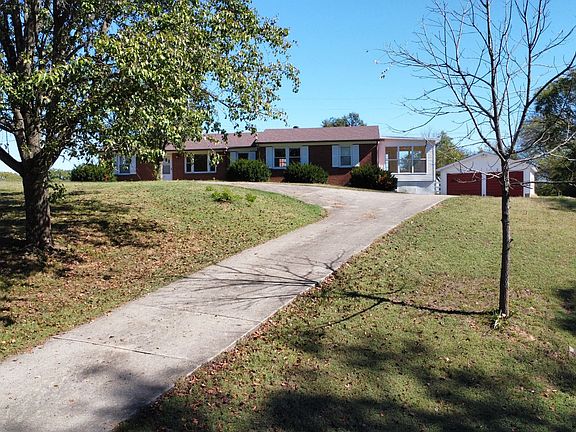 3rd image of 3252 Marthas Chapel Rd
