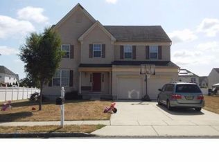 26 Thousand Oak Dr, Sicklerville, NJ 08081