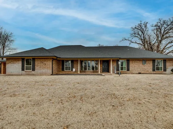 2717 Charleston Rd, Edmond, OK 73025