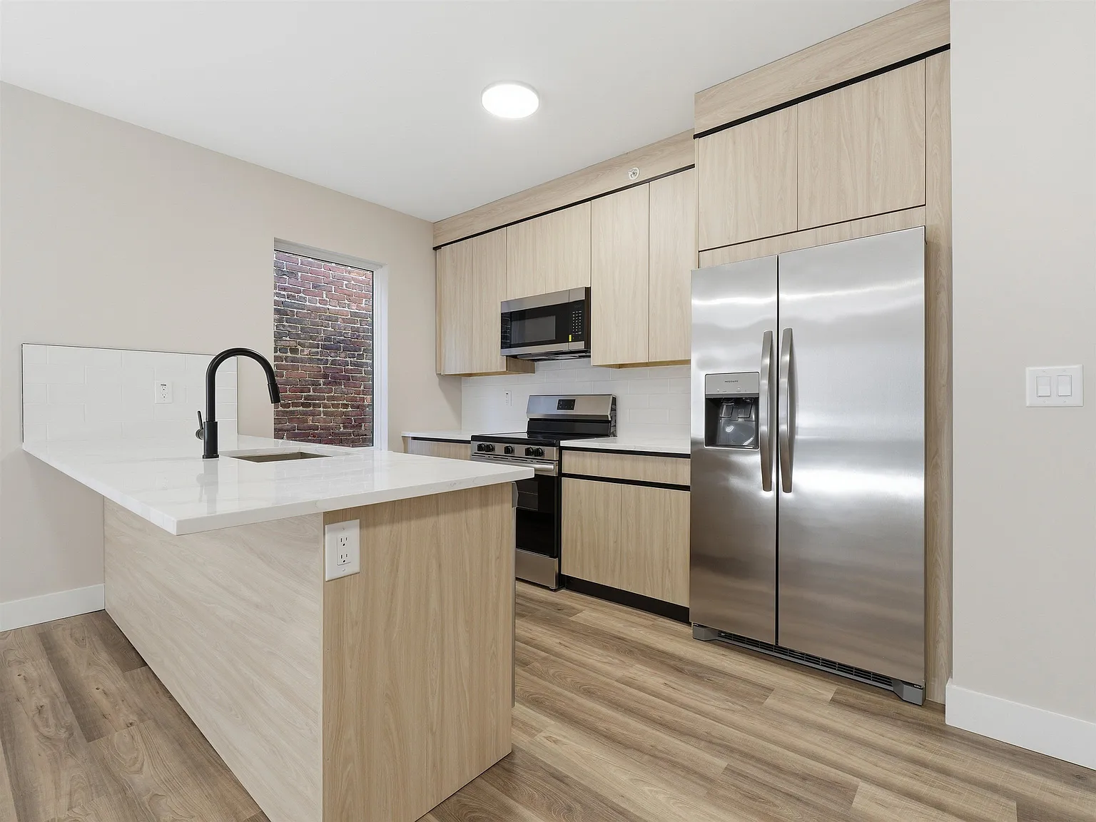 Mari-Mar Residences — Photo 4