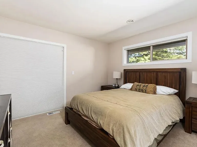 314 Beach Dr — Photo 24