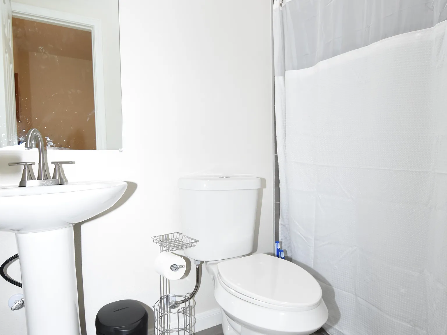 4 bed, 7.0 bath, 2300 sqft, $910 — Photo 4