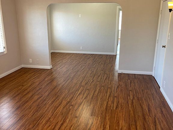 2nd image of 3920 S Normandie Ave #1/4