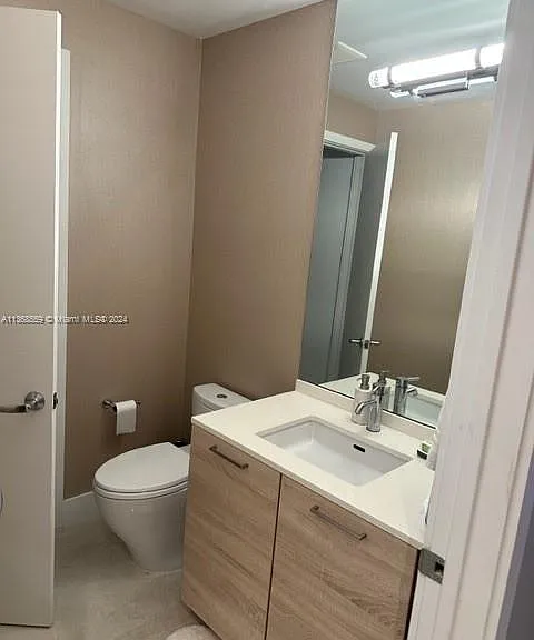 16385 Biscayne Blvd #7 — Photo 6