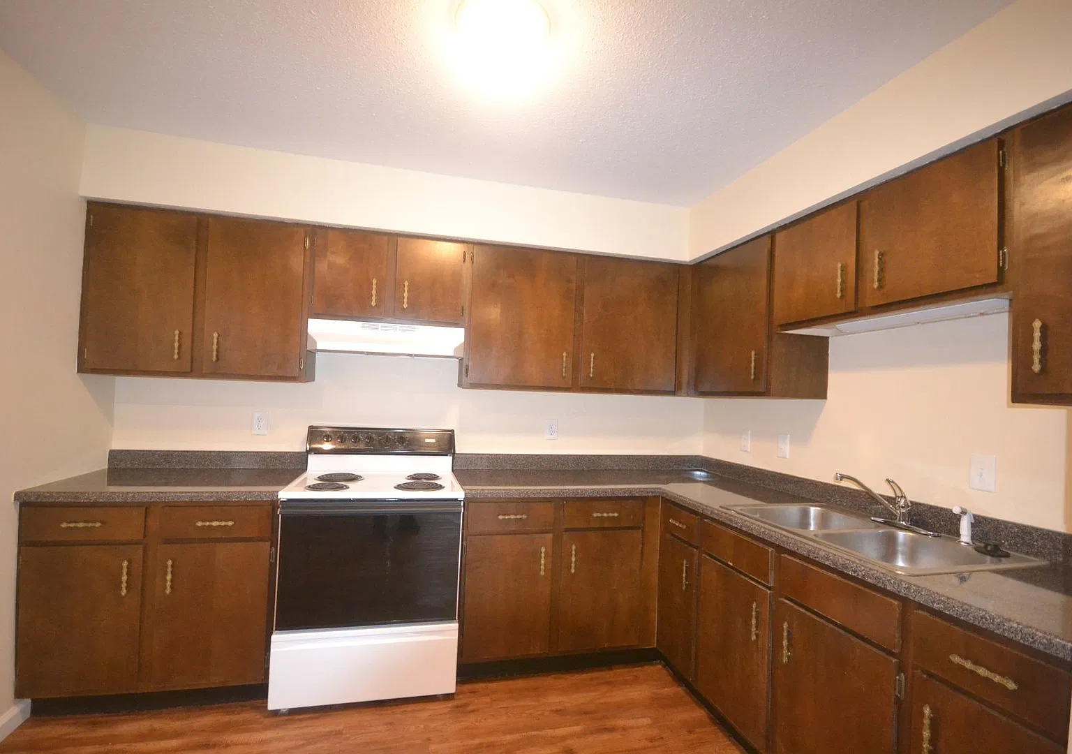 Edna Golden Homes — Photo 2