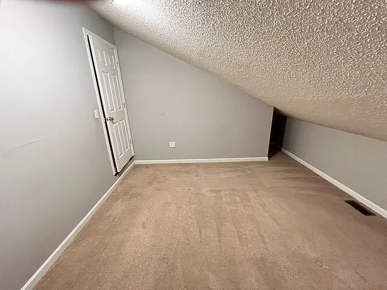 130 Crescent Cir — Photo 21