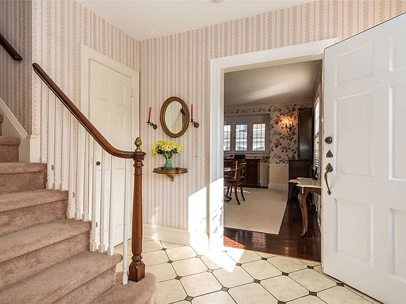 3rd image of 11 Cedar Pl
