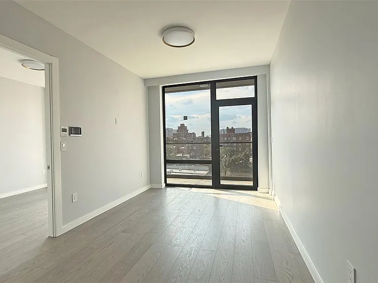 134-11 Franklin Ave #4E — Photo 6