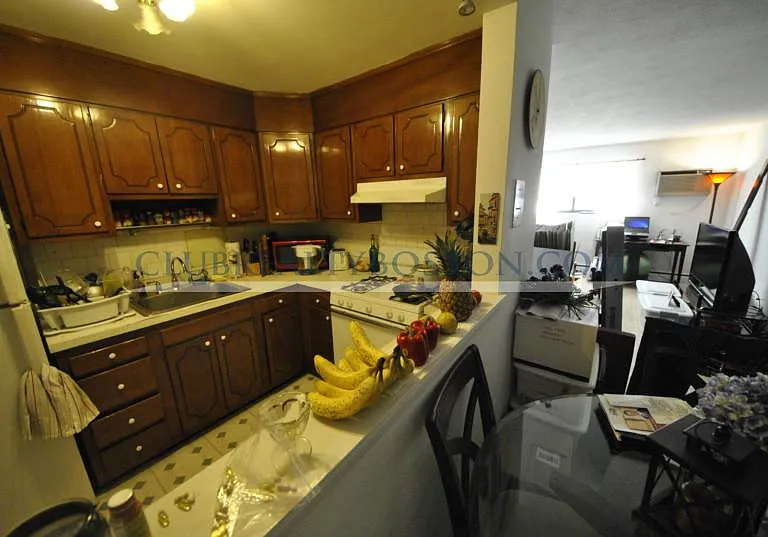 530 Washington St #11 — Photo 4