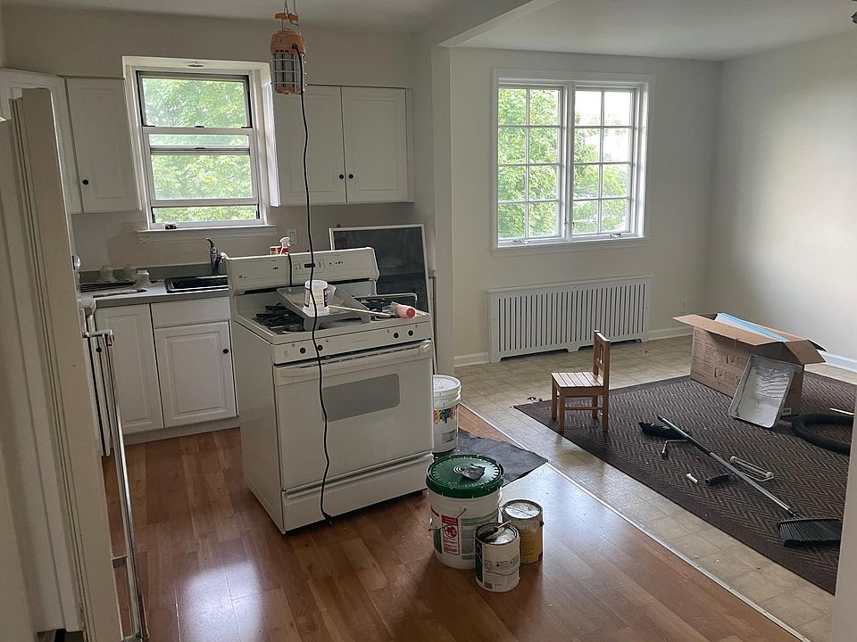 KITCHEN & DINING ROOM
