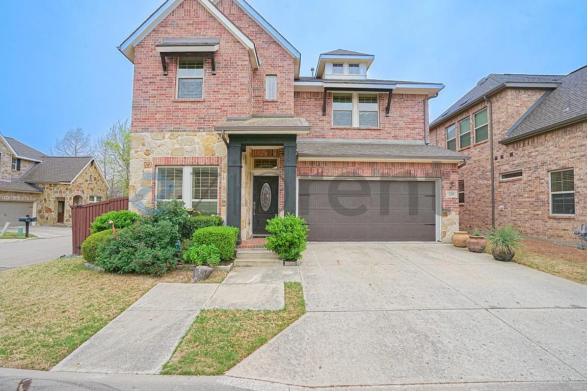 Building Photo - 1209 Savoy Ln